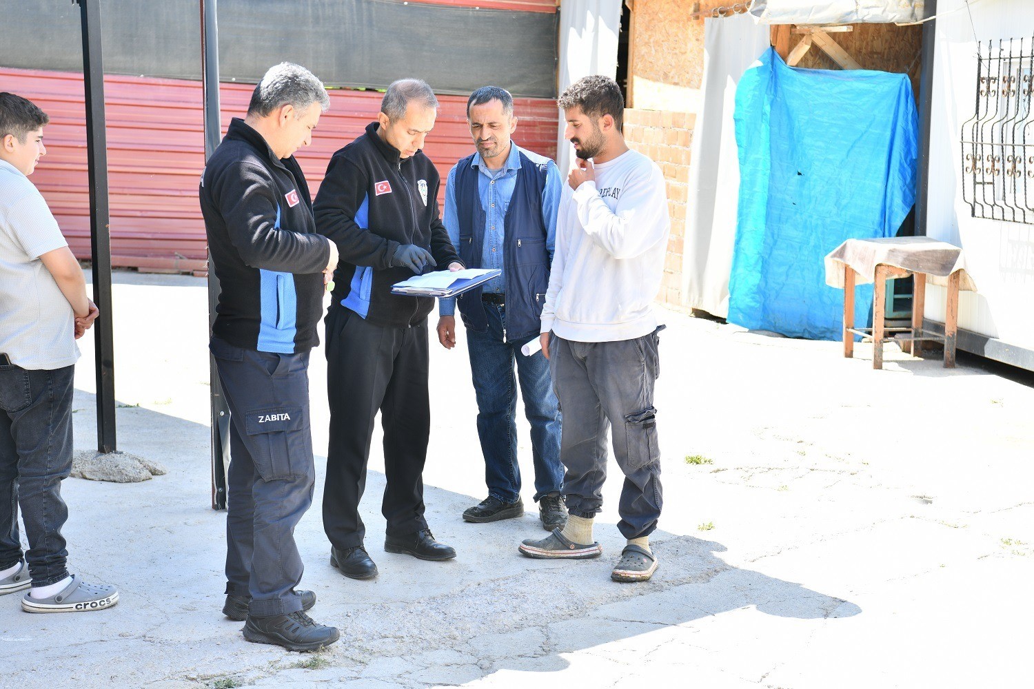 yesilyurt-belediyesi-nden-kurban-satis-ve-kesim-yerlerinde-bayram-mesaisi