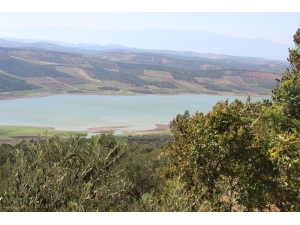 Yarseli Göleti’nde Su Seviyesi Düşüyor
