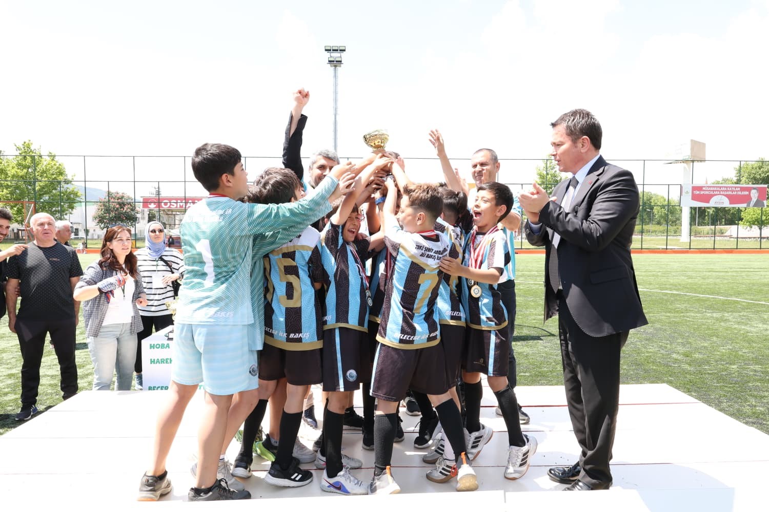 osmangazi-de-cocuk-olimpiyatlari-nefes-kesen-yarislara-sahne-oldu