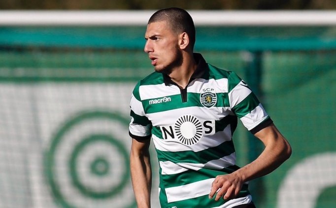 Fenerbahçe Eski Oyuncusu Merih Demiral'in Peşinde