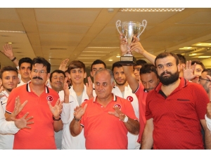 Avrupa Şampiyonu Milliler İstanbul’a Geldi