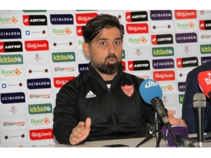 İlhan Palut: "Gereksiz Bir Penaltıyla Geriye Düştük"