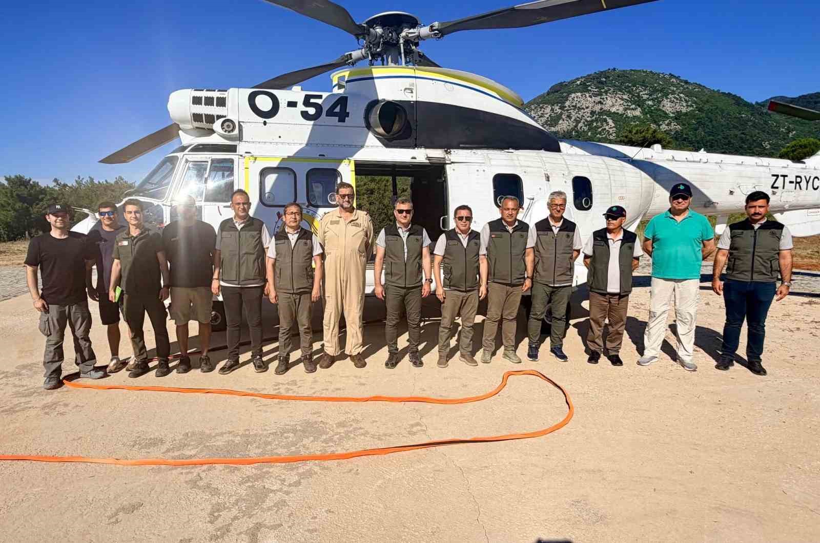 kusadasi-nda-konuslu-yangin-sondurme-helikopteri-goreve-hazir