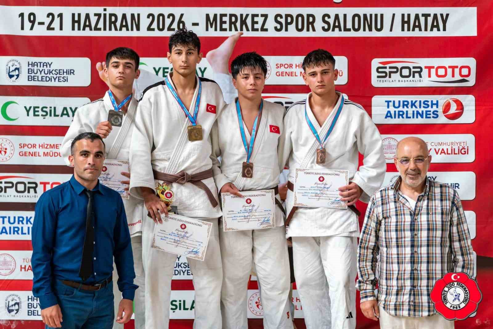 kagitspor-sporculari-kursuye-ambargo-koydu