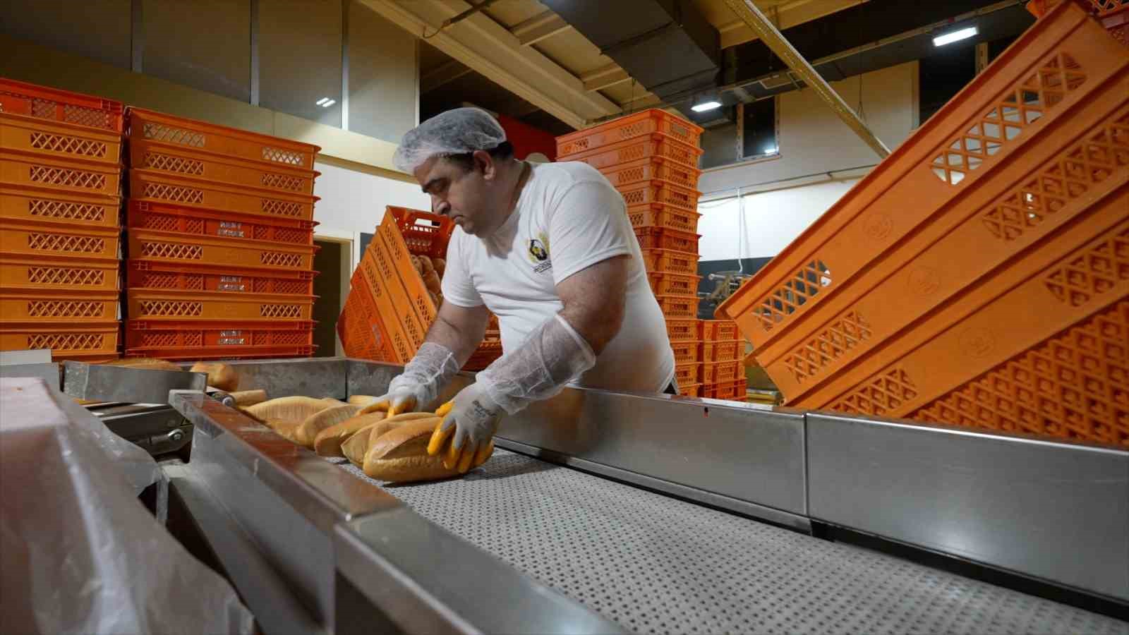 kayseri-buyuksehir-gunde-100-bini-asan-ekmek-uretiyor