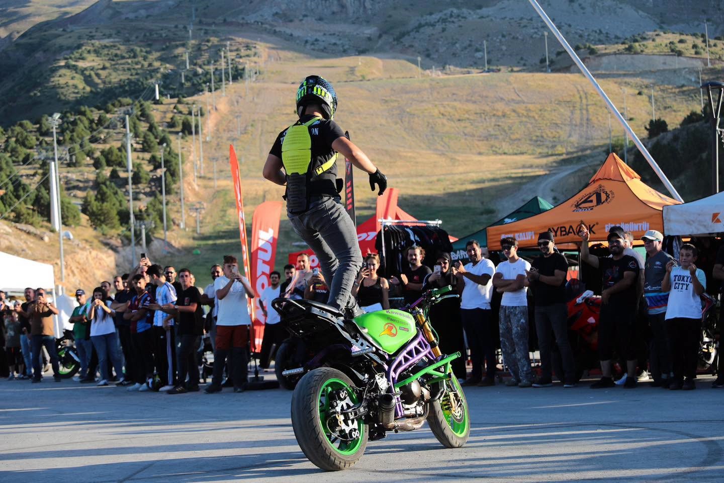 doganin-ve-adrenalinin-kalbi-ergan-dagi-nda-atiyor-ergan-motofest-2026-basladi