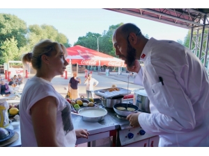 Uşak’ın Yetenekli Aşçıları, Rusya’da İlgi Odağı Oldu