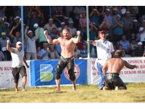 Kurtdereli Güreşleri’ne Konyaaltı Belediyesi Damga Vurdu