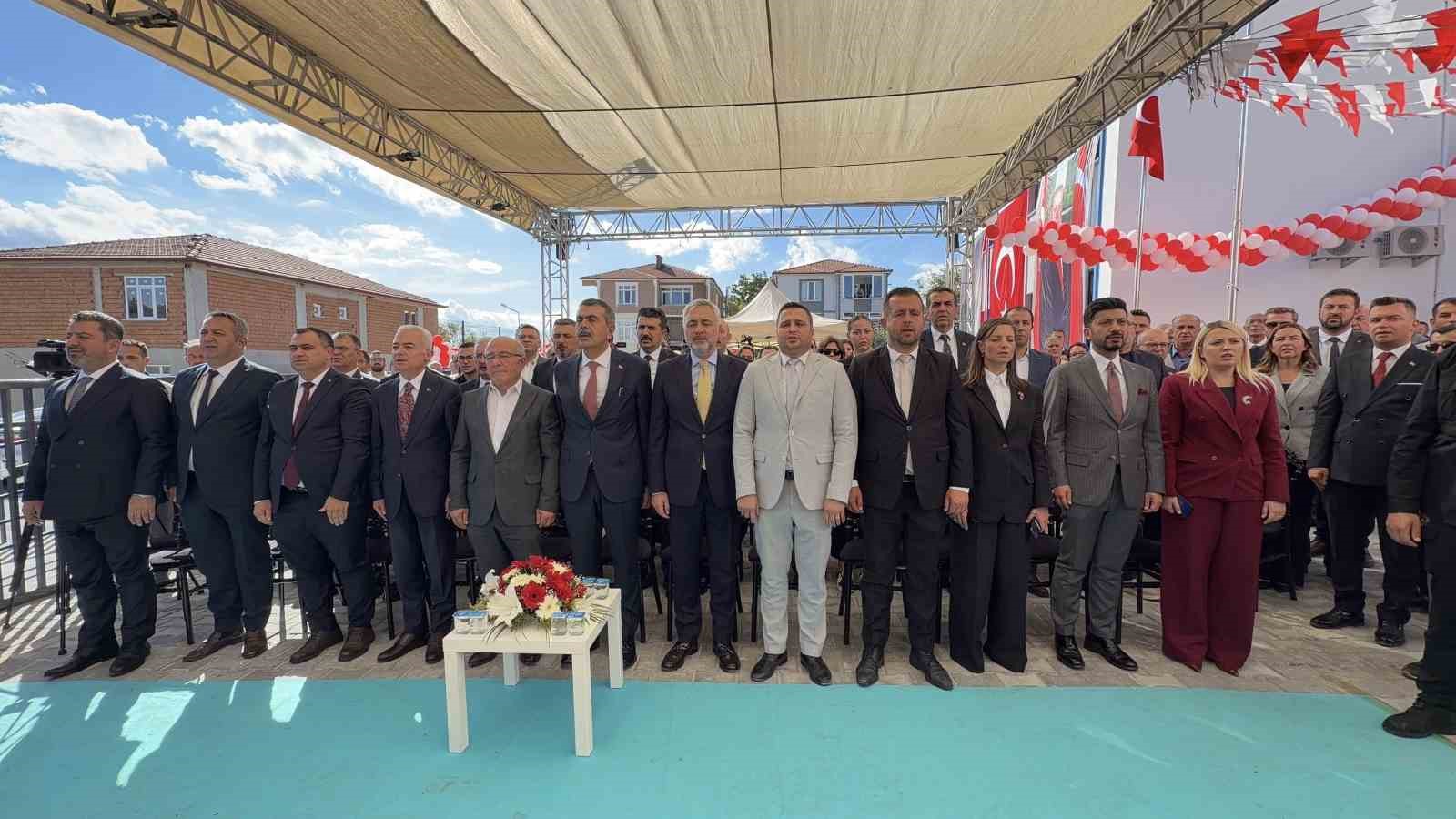bakan-tekin-2024-timss-dongusunde-turkiye-bircok-alanda-avrupa-nin-ve-oecd-ulkelerinin-arasinda-ilk-5-icerisinde-yer-aldi