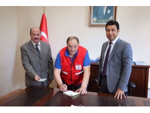 Duyarlı Vatandaştan Kızılay’a 10 Bin Tl Bağış