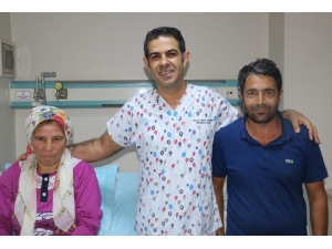 Riskli Ameliyat Sonrası Bir Günde Ayağa Kalktı