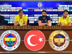 Phillip Cocu: "Birlikte Olmaya Mecburuz"