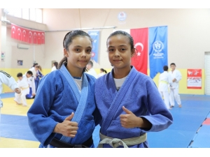 Emanet Judogiyle Maça Çıkıp Önce Türkiye Ardından Balkan Şampiyonu Oldular