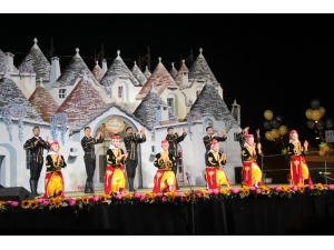 Halk Dansları Topluluğu’na En İyi Grup Ödülü