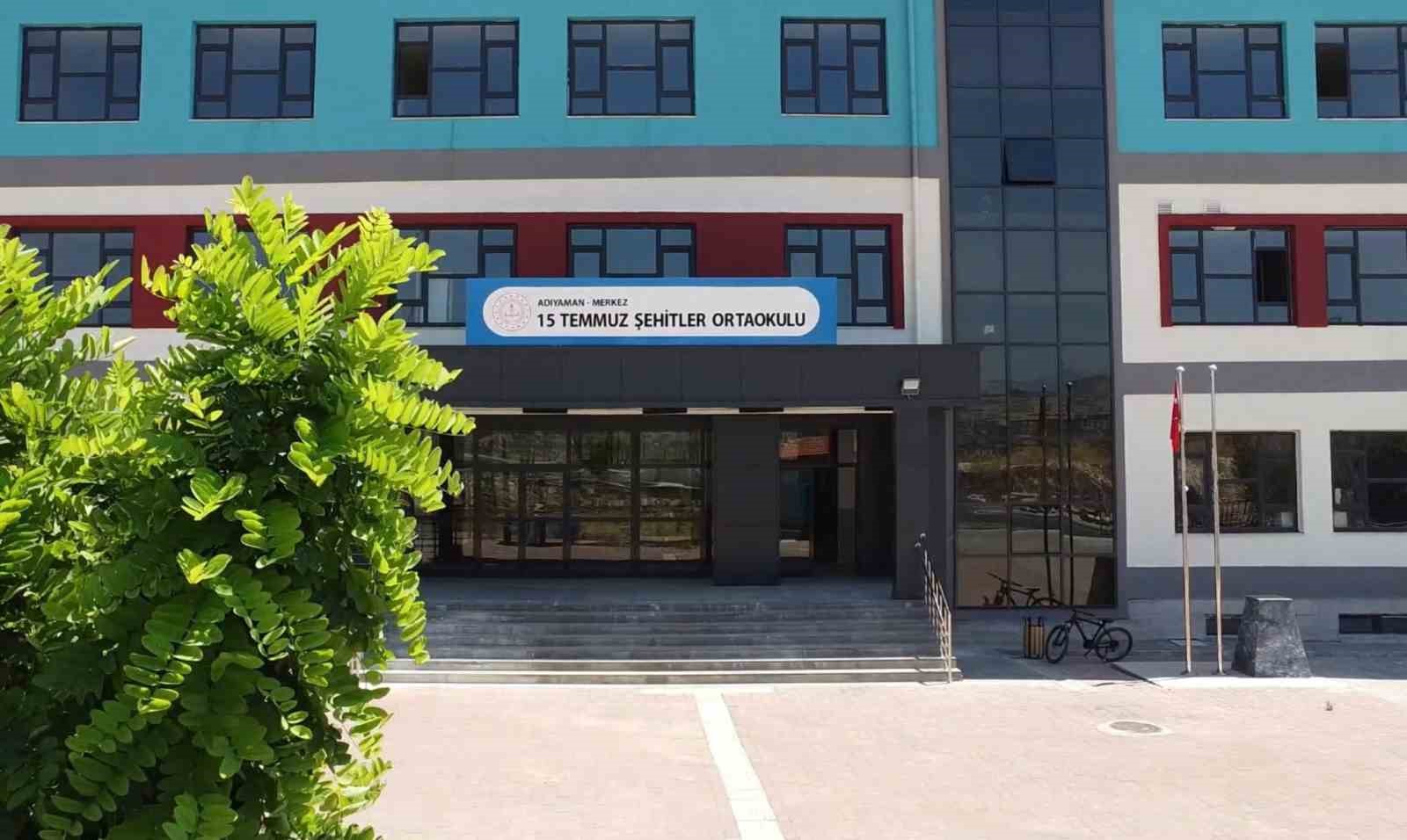 depremde-azalan-derslik-sayisi-yeni-okullarla-artti