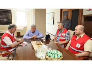 Başkan Karaosmanoğlu’ndan Kızılay’a Teşekkür