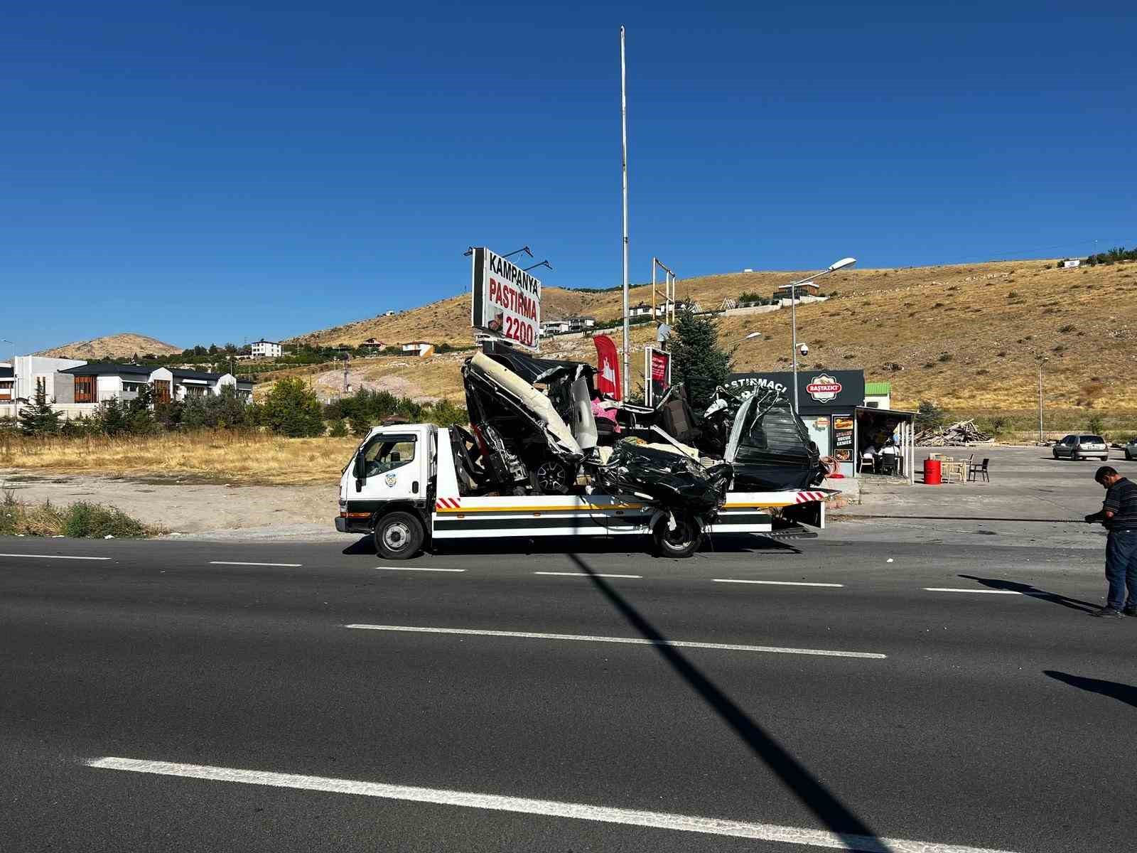 kayseri-de-yolcu-otobusu-ile-minibus-carpisti-3-yarali