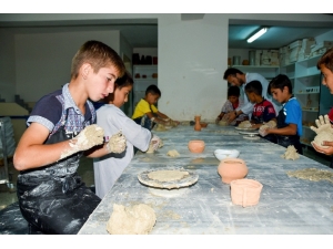 Berivan Kültür-sanat Merkezi Yaz Aylarında Notalarla, Tuvallerle, Boyalarla Şenleniyor