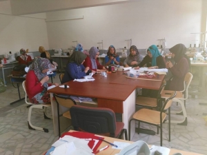 Altıntaş’ta Kadın Giysileri Dikim Kursu Açıldı