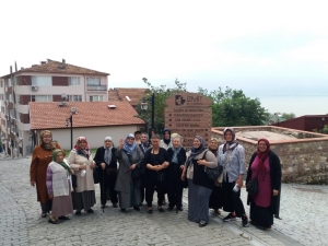 Kırmızı Otobüsle Turizmit Gezileri Devam Ediyor