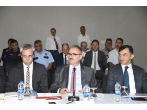 Vali Karaloğlu, “Statlarımızı Şiddet Alanlarına Çevirenlere Fırsat Vermeyeceğiz”