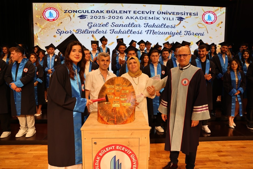 beun-da-mezuniyet-sevinci-guzel-sanatlar-ve-spor-bilimleri-fakulteleri-yeni-mezunlarini-verdi