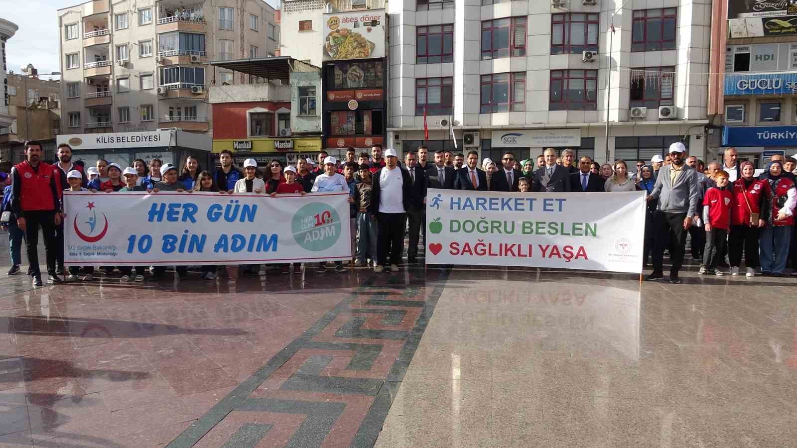 kilis-te-saglikli-yasam-icin-farkindalik-yuruyusu-duzenlendi