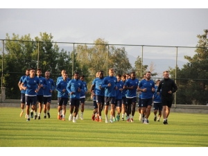 Altıparmak: “Hiçbir Kulüpten Çekinmiyoruz, Kazanmak İçin Sahaya Çıkacağız”