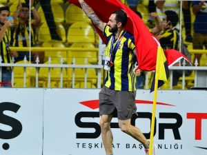 Fenerbahçe’de Ramil Guliyev’e Plaket Verildi