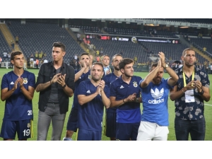 Taraftarlar Stattan Ayrılmadı