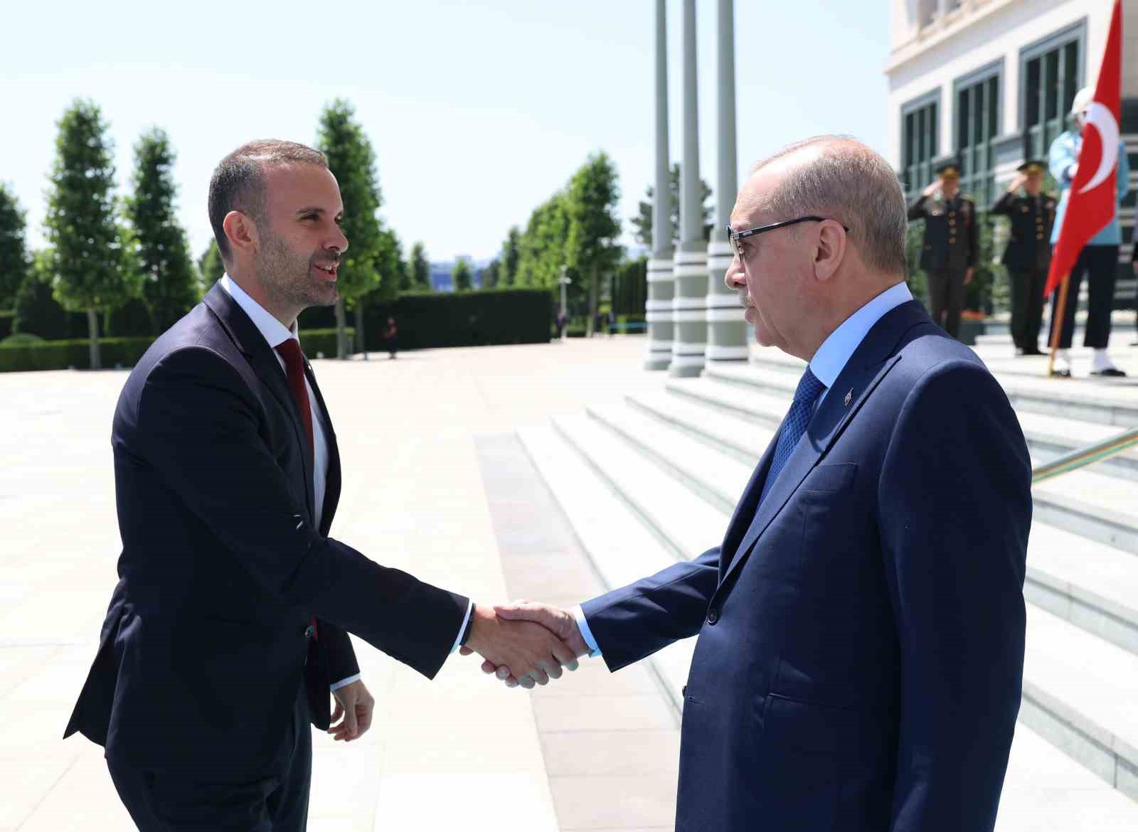 cumhurbaskani-erdogan-karadag-basbakani-milojko-spajic-i-kabul-etti