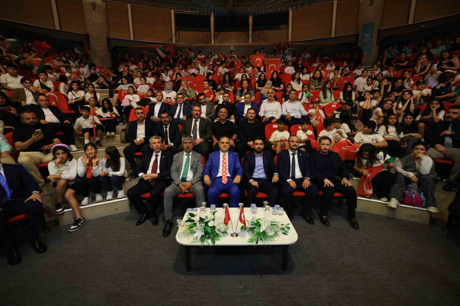 bodrum-da-genclik-seferberligi-3-bin-ogrenci-yaz-okulunda-bulustu