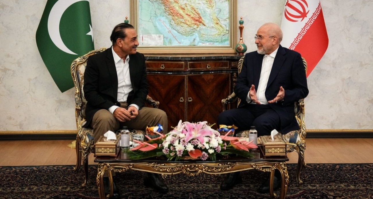 pakistan-genelkurmay-baskani-munir-tahran-da-iran-meclis-baskani-galibaf-ile-bir-araya-geldi