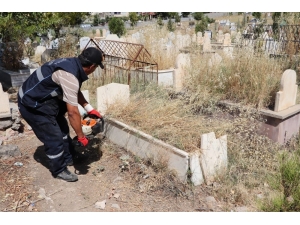 Siirt’te Mezarlıklar Bayrama Hazır