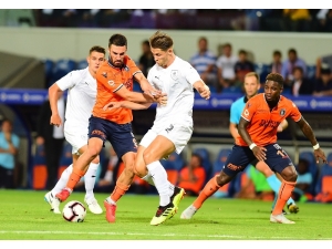 Medipol Başakşehir Tur Peşinde