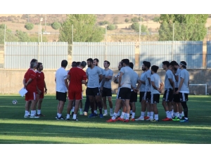 Orhan Kaynak: “Çok Zor Bir Maç Olacak, Taraftar Desteğine İhtiyaç Var”