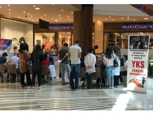 Yüzlerce Üniversiteli Adayı, Tercihini Piazza’da Yaptı