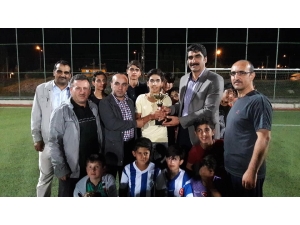 Kur’an Bülbülleri Sahada Da Hünerli