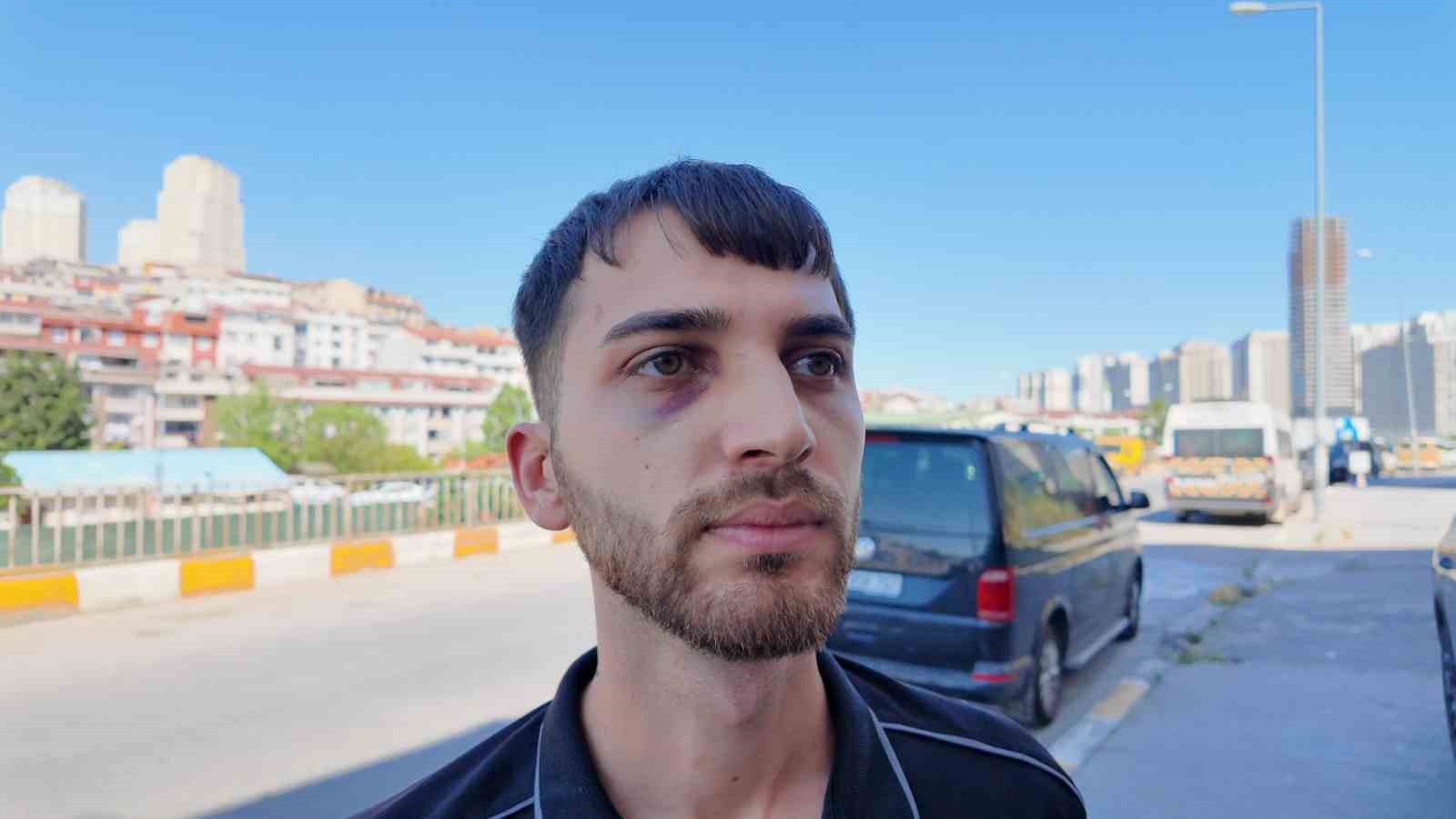 avcilar-da-yasanan-kaza-sonrasi-surucuyu-darp-ettiler-o-anlar-kameraya-yansidi