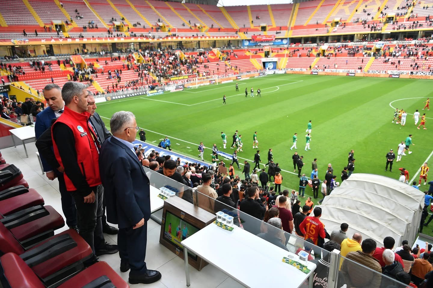 kayserispor-onursal-baskani-buyukkilic-kayserispor-bu-sehrin-degeridir