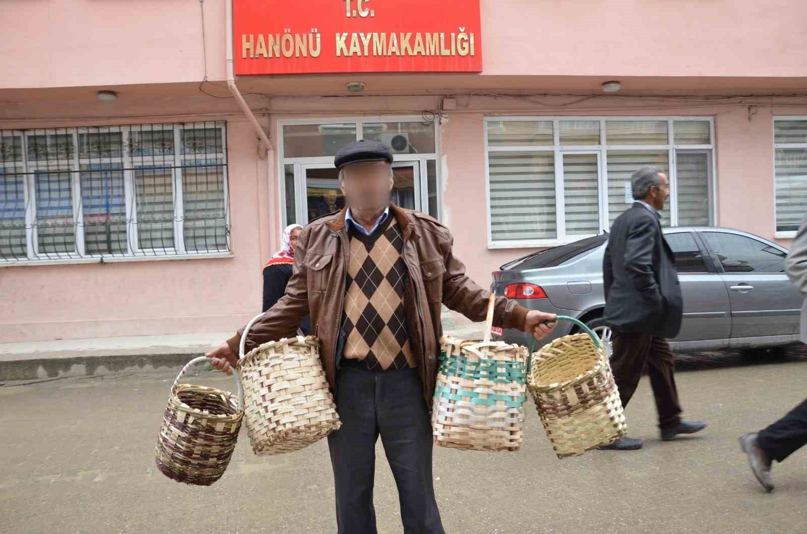 evinde-silahla-vurulmus-halde-bulunan-sahis-hastaneye-kaldirildi