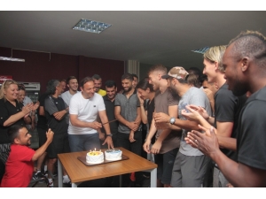 Fuat Çapa’ya Doğum Günü Sürprizi