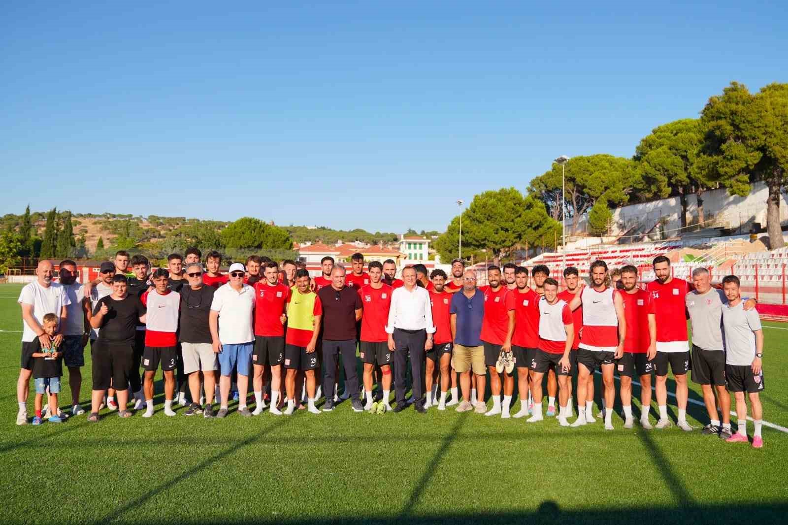 baskan-ergin-den-ayvalik-gucu-belediyespor-a-moral-ziyareti