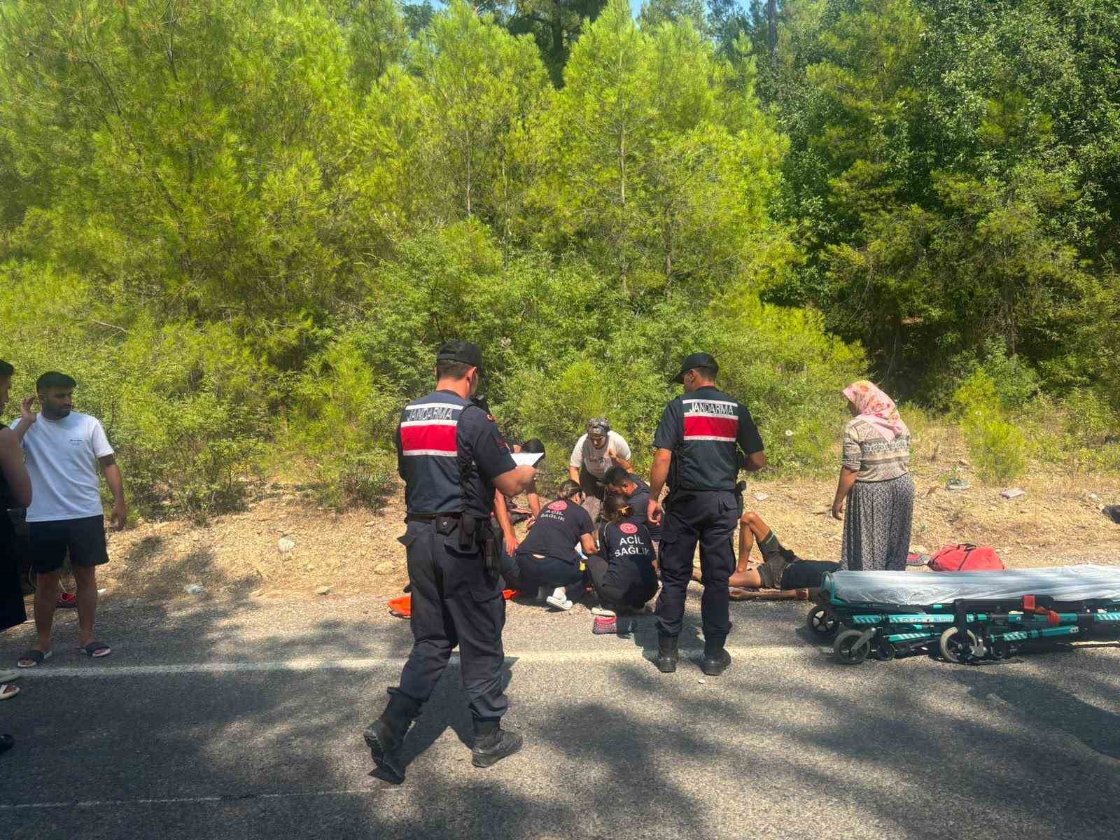 manavgat-ta-romork-uzerindeki-botlar-devrildi-3-yarali