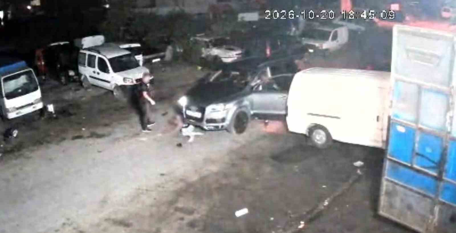 sanayi-sitesi-teksas-a-dondu-once-tufekle-ates-etti-sonra-aracla-ezildi