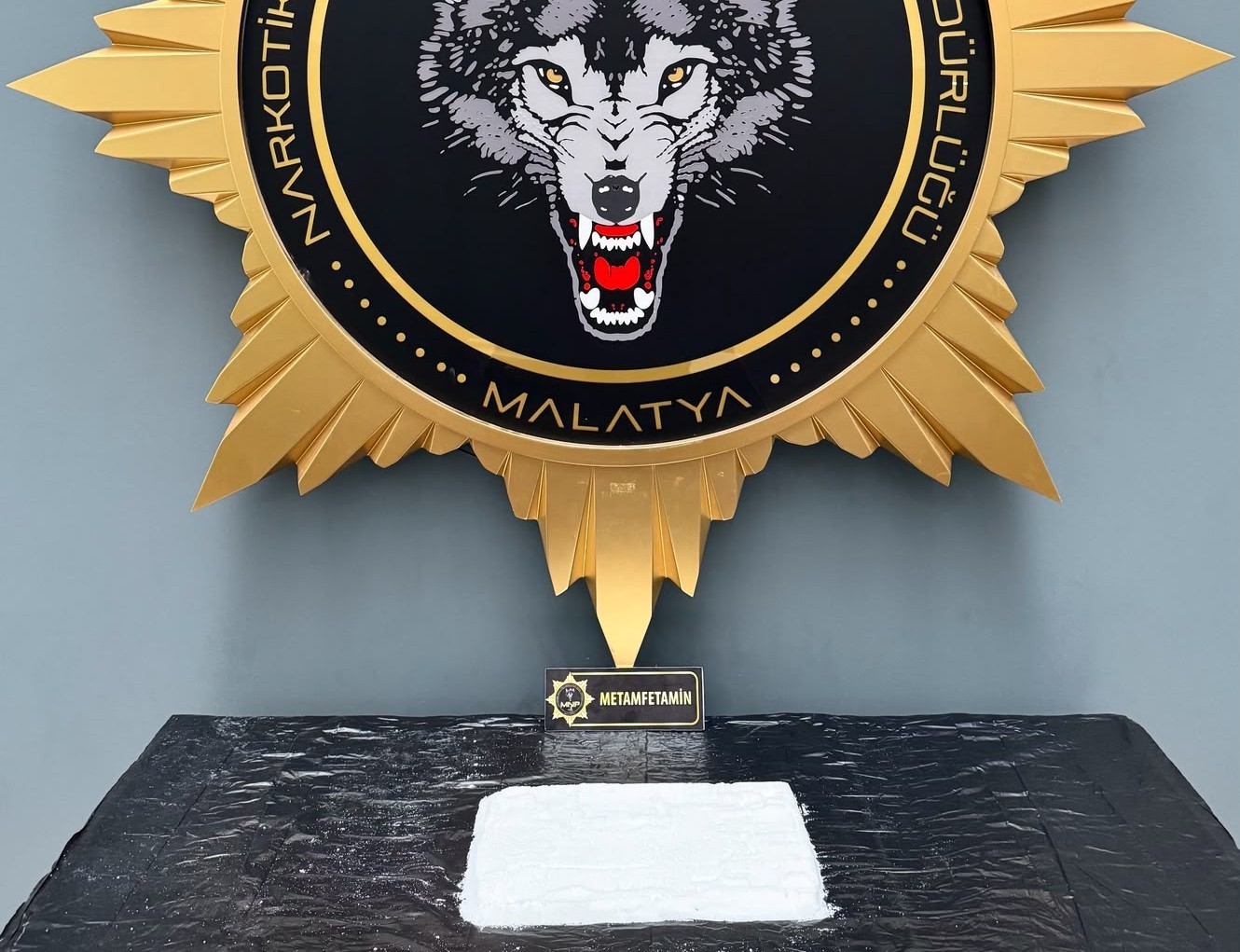 malatya-da-aracta-1-kilo-metamfetamin-ele-gecirildi