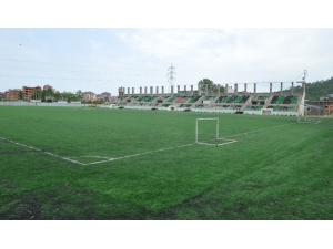 Araklı İlçe Stadının Kardan Çöken Tribünü Yıkılıp Yenisi Yapılacak, Zemini Değiştirilecek