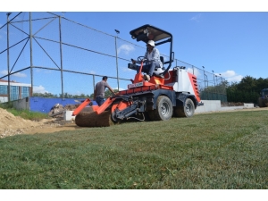 Ergene Velimeşespor’un Sahasına Yeni Çimler Serildi