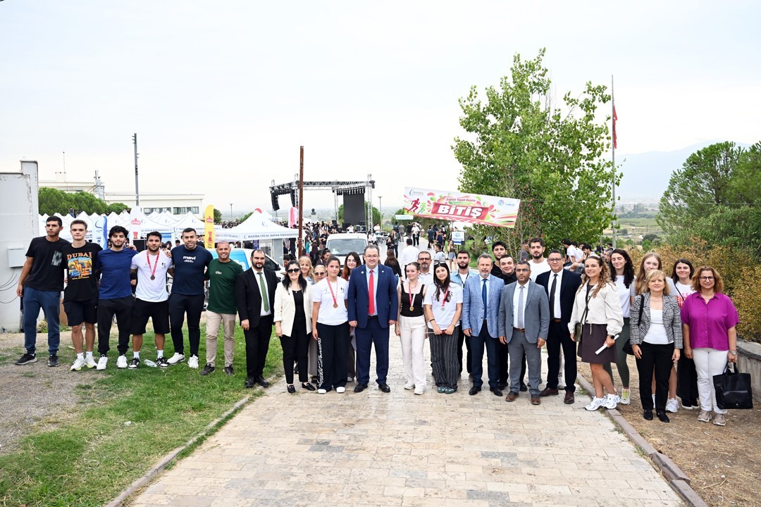 manisa-celal-bayar-universitesi-nde-merhaba-26-coskusu