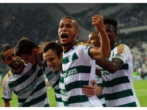 Ekong, Bursaspor’a Veda Etti